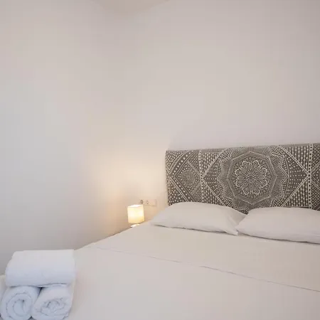 1 Bd Ginger Gold Apt Getaway With Shared Pool Διαμέρισμα Plintri