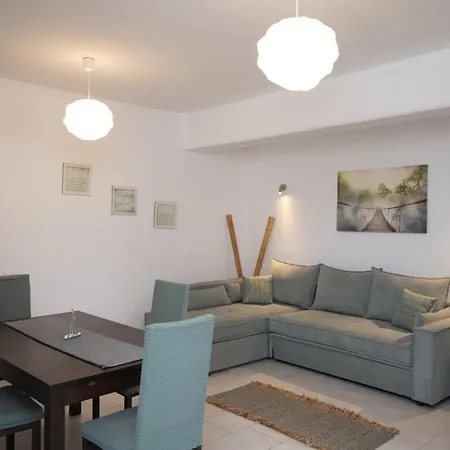 1 Bd Ginger Gold Apt Getaway With Shared Pool * Plintri