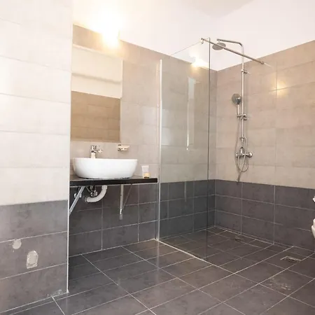 1 Bd Ginger Gold Apt Getaway With Shared Pool Lägenhet