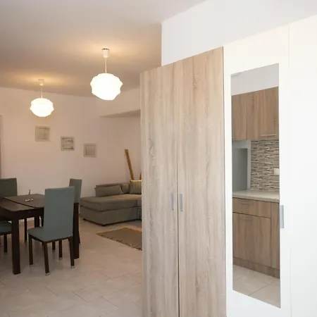 1 Bd Ginger Gold Apt Getaway With Shared Pool Lägenhet Plintri